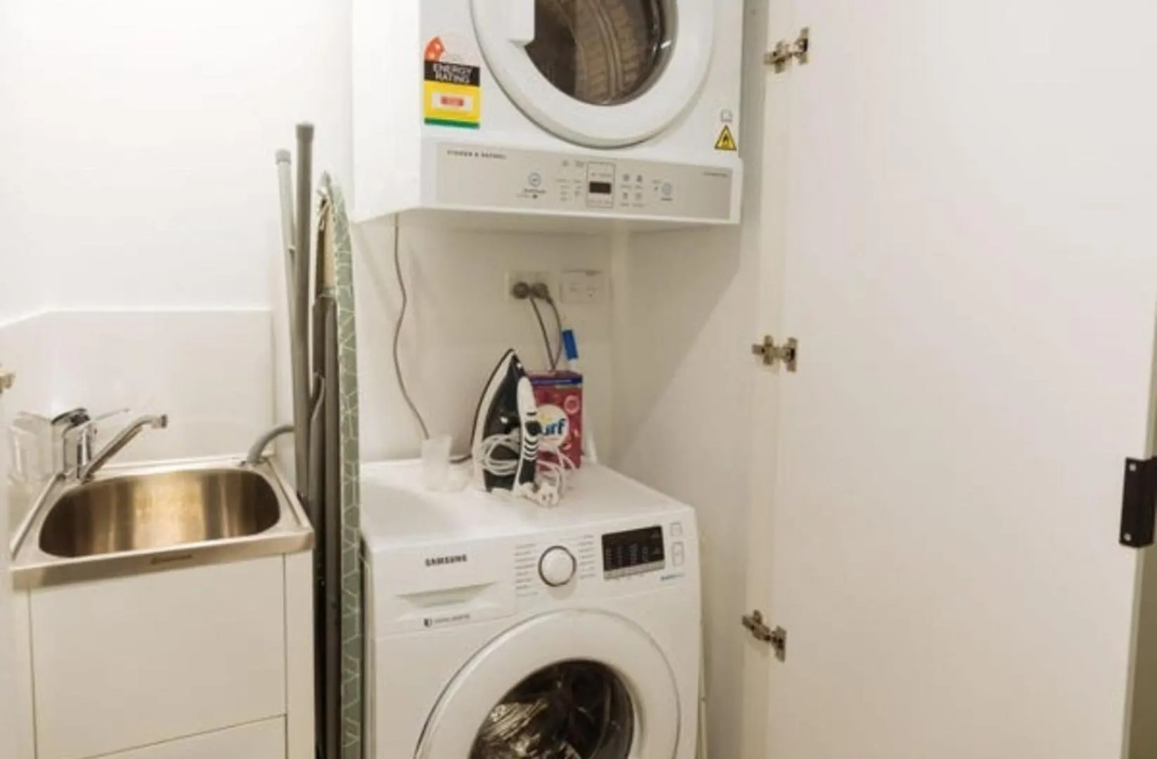 Cozy 2-Bedroom Apartment With Spacious Balcony Brisbane