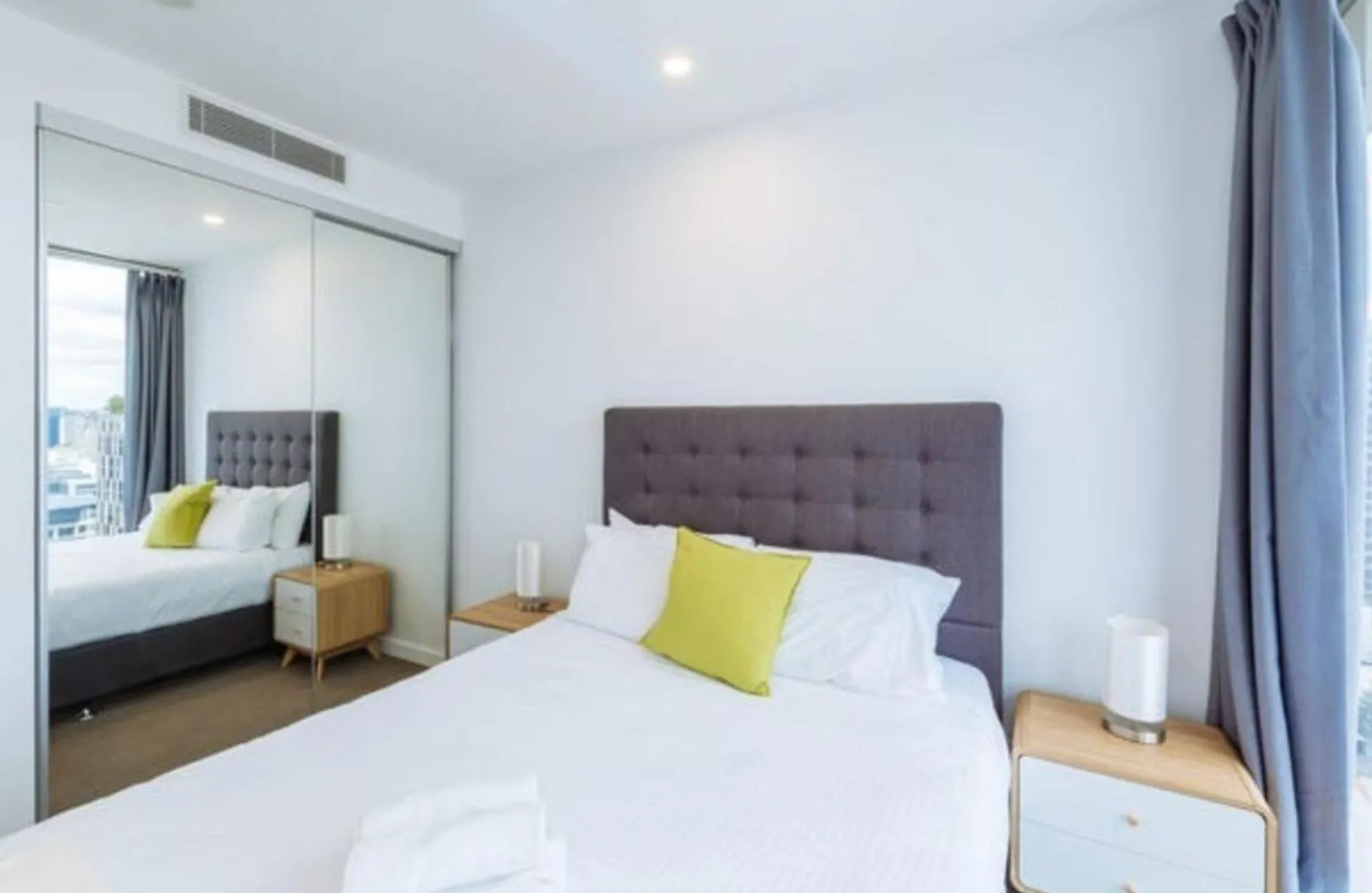 Cozy 2-Bedroom Apartment With Spacious Balcony Brisbane