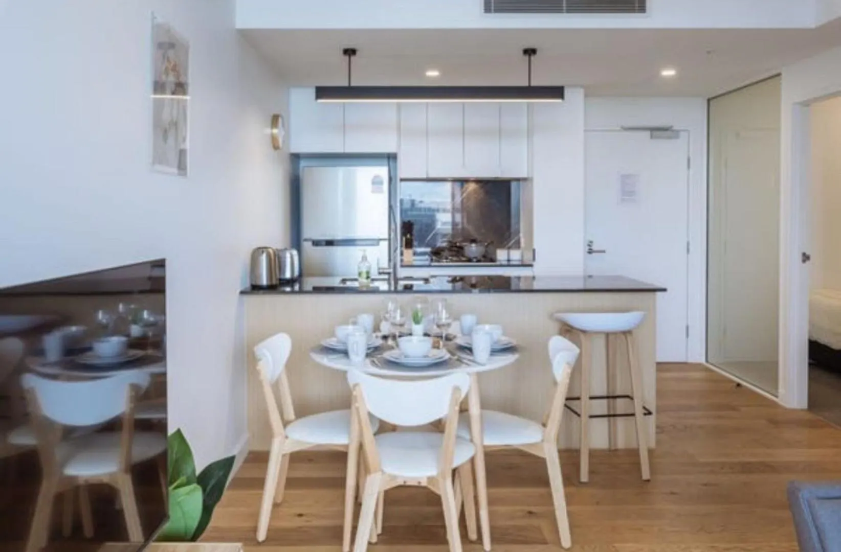 Cozy 2-Bedroom Apartment With Spacious Balcony Brisbane