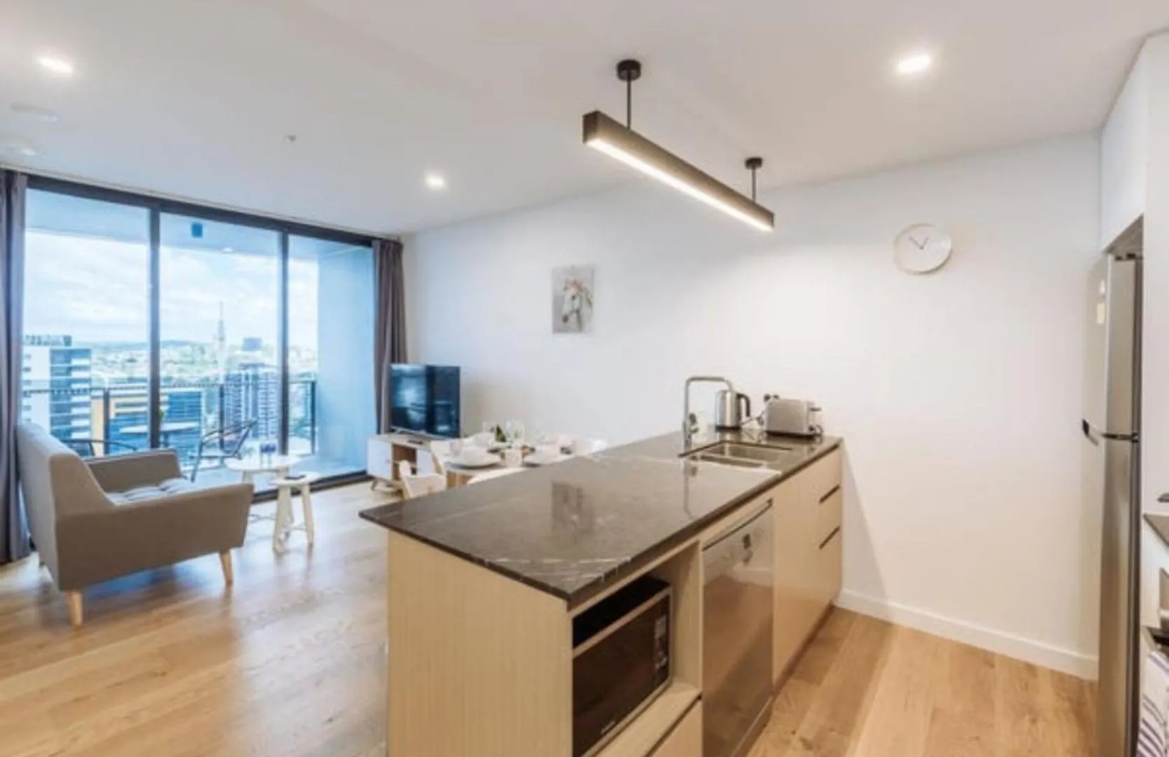 Cozy 2-Bedroom Apartment With Spacious Balcony Brisbane